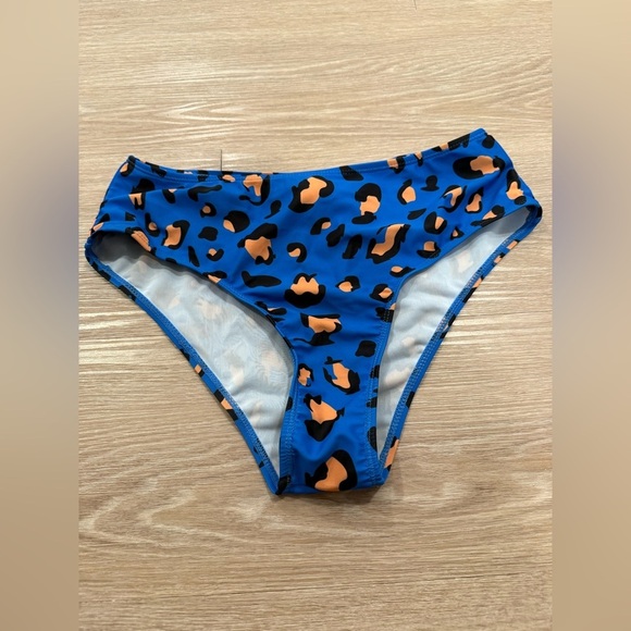 NWOT SHEIN Swim SXY Summer Beach Printed Round Neck Wireless Bikini Swimwear Set - Picture 8 of 8